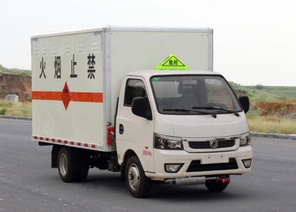東風(fēng)途逸小型3米易燃液體運輸車